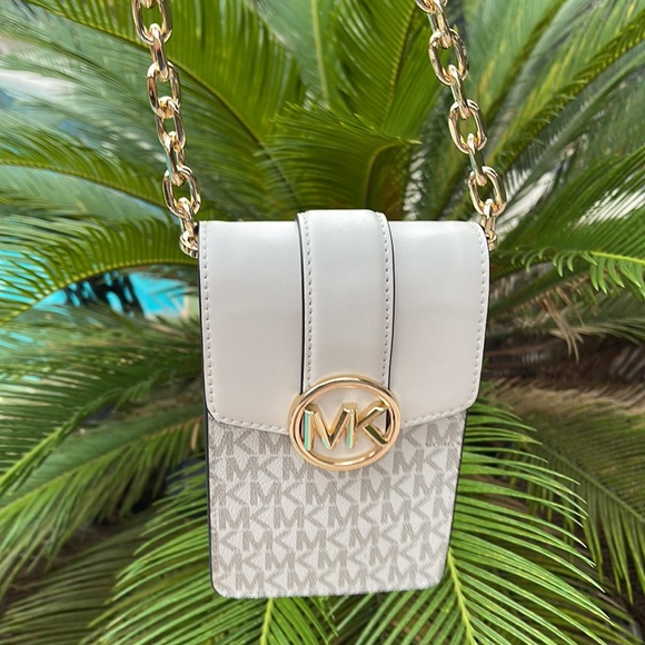 Michael Kors Carmen Small Logo Smartphone Crossbody Bag
Light Cream Multi - Picture 9 of 16